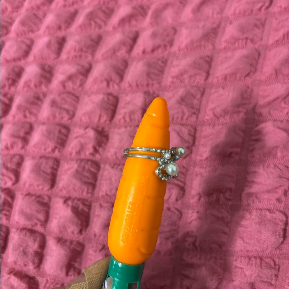 Pearl and Rhinestone Rings - Picture 9 of 9